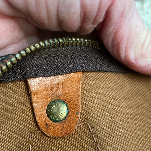 Authentic Vintage Louis Vuitton 35 Speedy - Picture 12 of 15